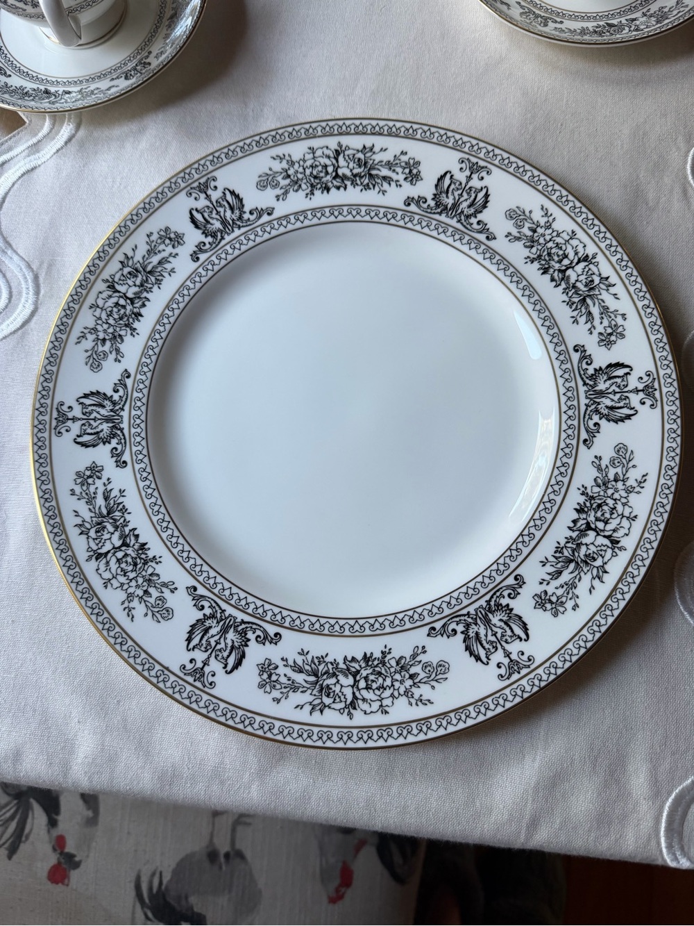 Columbia Black by Wedgwood
Dinner Plates